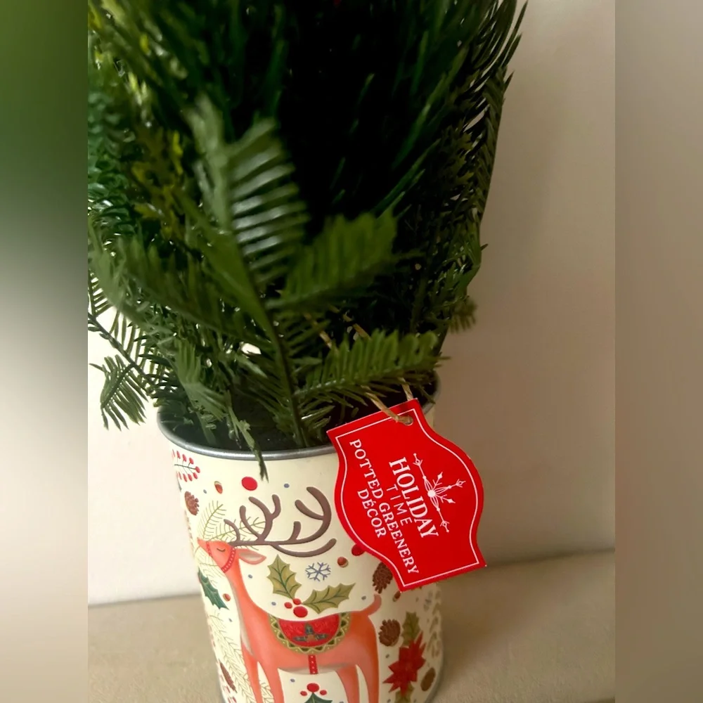 NEW Potted Christmas Faux Greenery Trees w/Berries raindeer holiday decor